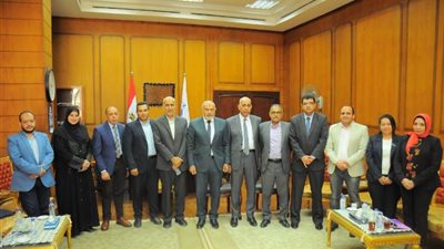 لجنة تسليم مشروع دعم وتطوير الفاعلية التعليمية بجامعة كفر الشيخ