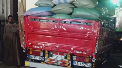 ضبط سيارة نقل بقرية بني عدي بمنفلوط محملة بـ 57 طن قمح قديم