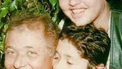 محمود عبد العزيز : بخاف من ربنا وعلى أولادي ومن الطيارة والمطبات