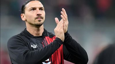 شاهد.. إبراهيموفيتش يودع جماهير ميلان بالبكاء بعد إعلان اعتزاله