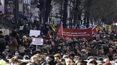 فرنسا تنشر أول مرسومين لإصلاح نظام التقاعد