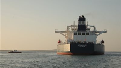 ربيع: ناقلة البترول SEAVIGOUR عبرت القناة بعد إصلاحها