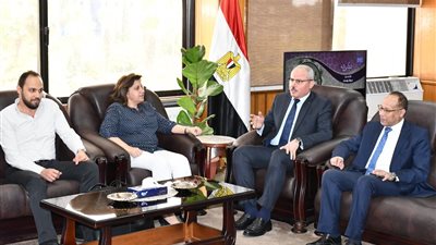 بدء مقابلات الوظائف الداخلية بمركز جامعة القناة للتطوير المهني