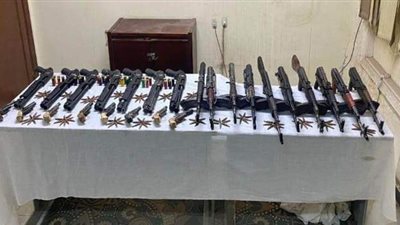 الداخلية تضبط 45 متهما بـ ترسانة أسلحة في قنا