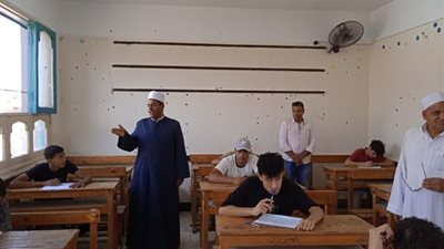 طلاب الثانوية الأزهرية بالإسماعيلية سعداء باللغة الإنجليزية