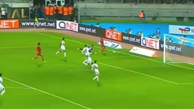 شاهد.. أحمد عبد القادر يطالب بركلة جزاء والحكم يشير بالإستمرار