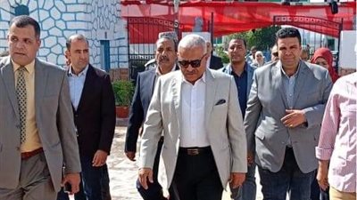 محافظ السويس يتفقد لجان امتحانات الثانوية العامة