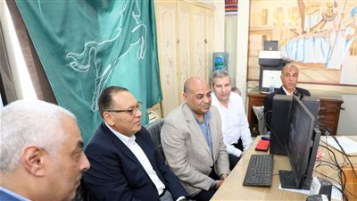 محافظ الشرقية يتابع سير امتحانات اليوم الأول للثانوية