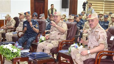 رئيس الأركان يشهد تنفيذ مشروع مراكز القيادة التعبوى الذى ينفذه الأسطول الجنوبى