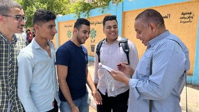 طلاب أسيوط يؤكدون على سهولة امتحان مادتي الدين والتربية الوطنية