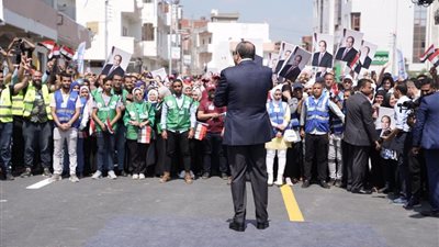 الرئيس السيسي يرحب بالشباب المتطوعين في 