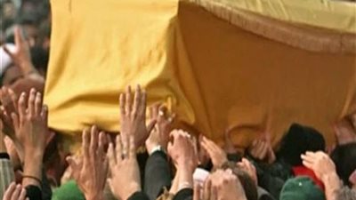 بعد ساعات من إعلان وفاتها.. امرأة تنهض من نعشها