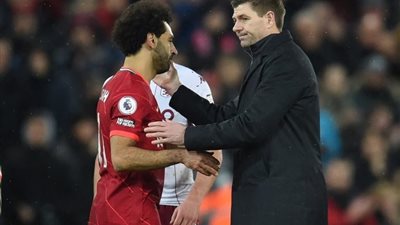 جيرارد يدعم الاتفاق السعودي بثلاثي ليفربول