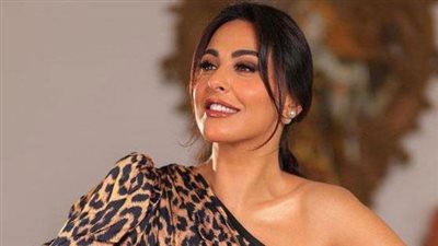 ميس حمدان تكشف سبب ابتعادها عن تقليد الفنانين