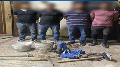 بعمق 2 متر.. ضبط 4 أشخاص لقيامهم بالحفر والتنقيب عن الآثار
