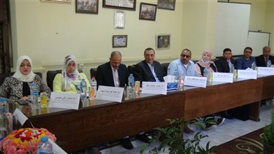 رئيس جامعة المنيا يفتتح البرنامج التدريبي لدورة وظيفة العميد