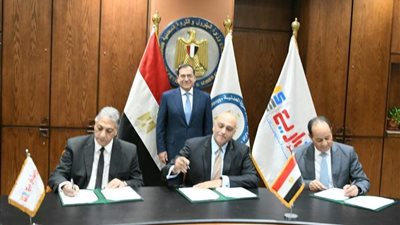 توقيع مذكرة تفاهم لدعم المشروعات المتوسطة والصغيرة