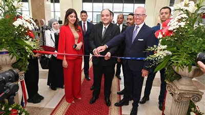 وزير التجارة والصناعة يفتتح معرض 
