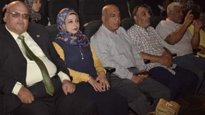 اختتام العرض المسرحي