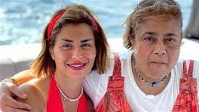 تعرف على الحالة الصحية لـ والدة الفنانة منة فضالى