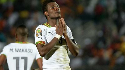 أسامواه جيان قائد منتخب غانا السابق يعلن اعتزاله كرة القدم