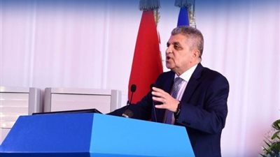 الفريق ربيع يكشف خطة تطوير المجرى الملاحي لقناة السويس