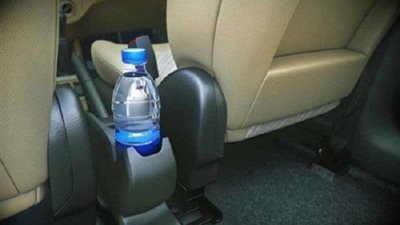 منها الماء والعطور .. احذر ترك هذه الأشياء فى السيارة
