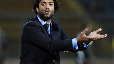 ميدو يطالب بتجميد الدوري الممتاز حال تأجيل مباراة للأهلي