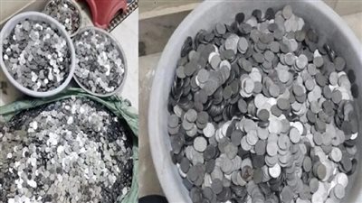 هندي يدفع نفقة طليقته عملات معدنية تزن ربع طن