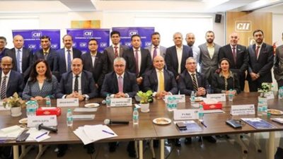 اقتصادية قناة السويس تبحث مع TATA الهندية التعاون في السيارات