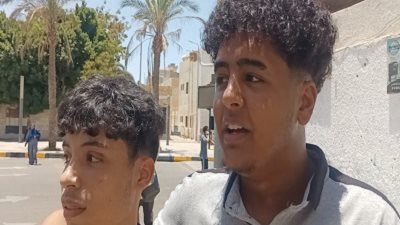 بكاء من صعوبة امتحان الكيمياء لطلاب الثانوية العامة بالبحرالأحمر