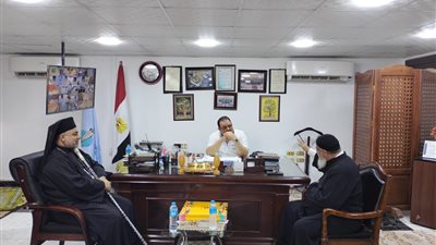 الأنبا عمانوئيل يهنئ رئيس مدينة سفاجا بعيد الأضحى المبارك