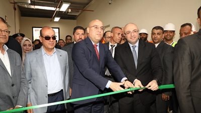 وزير الإسكان يفتتح معرض شباب مصر