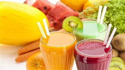 صدمة..طبيبة تكشف اضرار غير متوقعة عند شرب العصائر الطبيعية