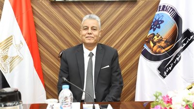 رئيس جامعة جنوب الوادي يهنئ الرئيس السيسي بذكرى ثورة 30 يونيو