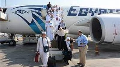 مصر للطيران تبدأ جسرا جويا من 176 رحلة لعودة الحجاج لأرض الوطن