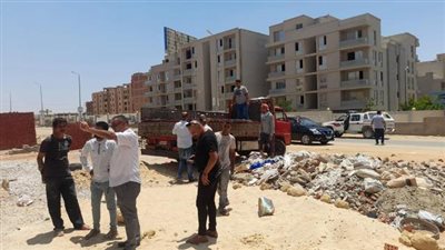 جهاز مدينة ٦ أكتوبر يزيل إستديوهات مخالفة وإشغالات.. صور وأرقام