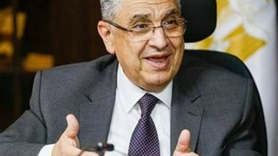 شاكر : اعطال الكهرباء وكفاءة الشبكة تماثل المعدلات العالمية