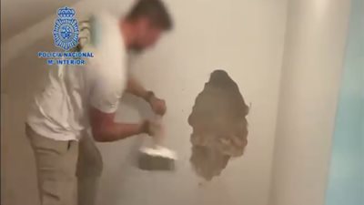 القبض على روميو بعد طعنه فتاة ب 14 طعنه فأعترف بجريمة أخطر..فيديو