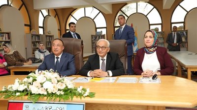 رضا حجازي فى الإسكندرية لمتابعة امتحانات الثانوية العامة