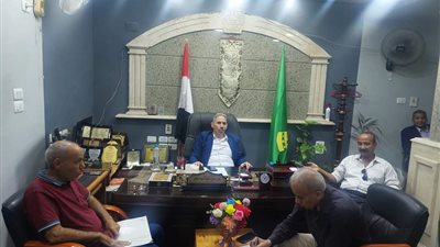 رئيس مركز ابوقرقاص يناقش مشروعات الخطة الاستثمارية الجديدة