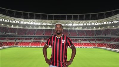 الريان القطرى يتعاقد مع نجم نادى ليون الفرنسى حتى 2025