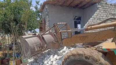 تطبيق القانون على المخالفين بالبناء على الارض الزراعية بالشرقية