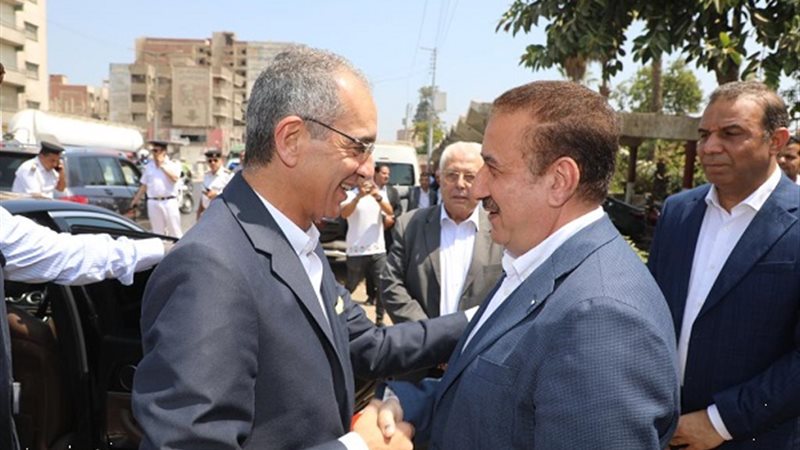 وزير الاتصالات ومحافظ