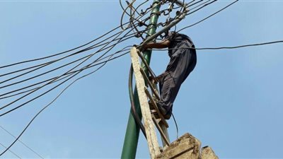 مصرع عاملين وإصابة 2 آخرين بصعق كهربائي في أطفيح