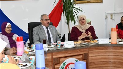 رئيس جامعة القناة يشهد مجلس كلية التمريض