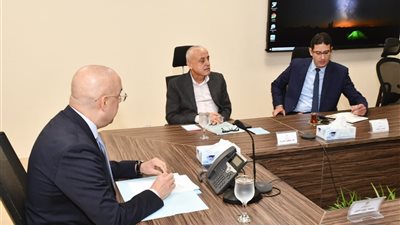 وزير الإسكان يناقش تعديل الكود المصري لاشتراطات الحماية المدنية