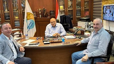 عضو البرلمان يعرض مطالب مراكز بني مزار ومغاغة على رئيس المياة