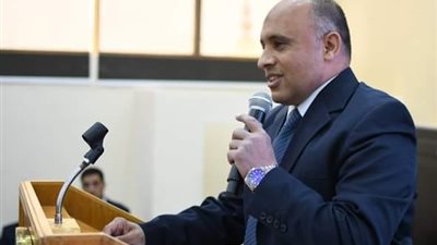 فتح مركز لتنمية مهارات الخط العربي والرسم الزخرفي بمطروح