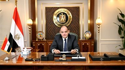 استمرار فرض رسم صادر على أتربة ومساحيق ورقائق الزنك لمدة عام
